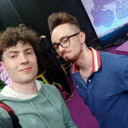 Аватар канала «Кирилл Смотрит Эдисон Домер Лололошка шгш и другие реакции»