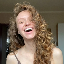 Аватар канала «Арина из магазина»