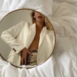 Аватар канала «Находки WB OZON | Подборки Скидки Одежда Акции Образы Топ Лучшие Полезные Товары Купить Для Женщин Девушек Плюс Сайз Стильно Красиво Wildberries ВБ ОЗОН ВАЙЛДБЕРИЗ Алиэкспресс Яндекс Отзывы AliExpress»