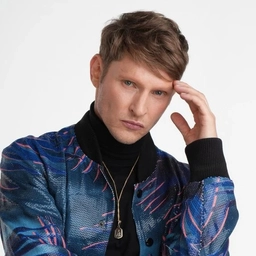 Аватар канала «RevoльveRS»