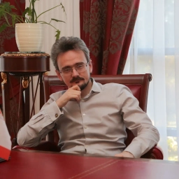 Аватар канала «Андрей Школьников»