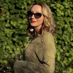 Аватар канала «Юлия Имукина | ВЯЗАНИЕ спицами МК «Свяжи сама»»