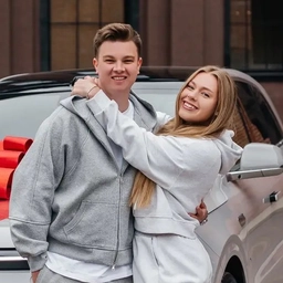 Аватар канала «Маша и Роберт | Герберы»