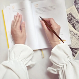 Аватар канала «Зачитано | Детские книги, настолки, юмор, психология, развитие, кино, скидки, мультики скидки озон вб детский сад школа мэш сферум дочь Маша Саша Аня Катя сын Артём»