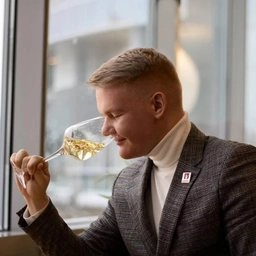 Аватар канала «zapevalov.wine 18+»